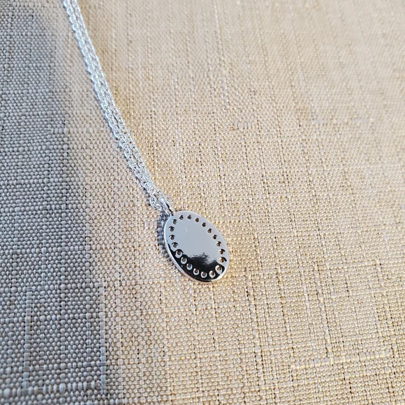 BNWT OAK + FORT Silver Coloured Oval Pendant Necklace - Picture 6 of 7